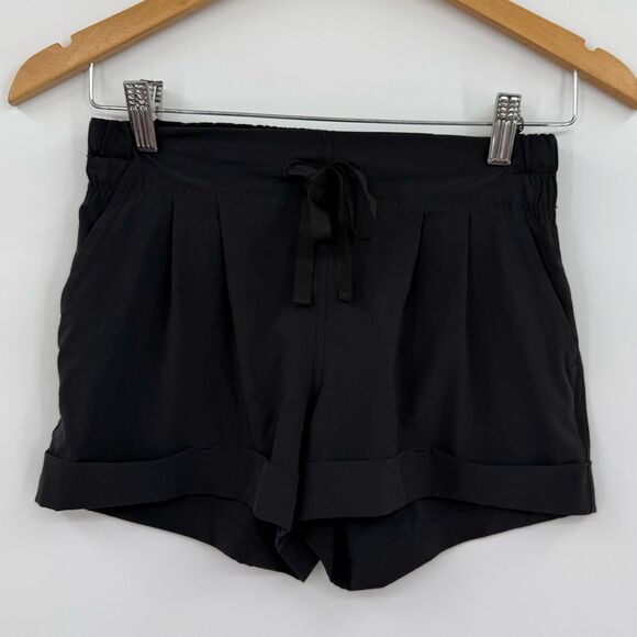 Lululemon Spring Break Away Shorts II in Black | Size 4 - Picture 4 of 8